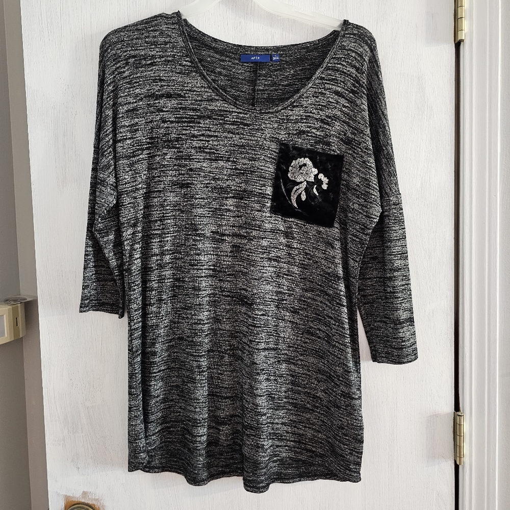 Apt 9 sweater size large